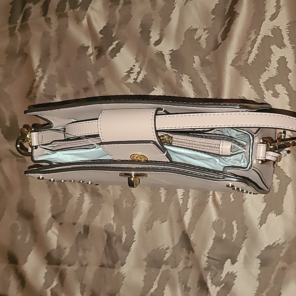 MICHAEL Kors Purse - Picture 11 of 17